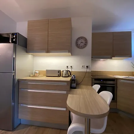 Au Coeur De La Vieille * Αζάτσιο