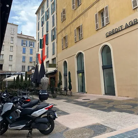 Au Coeur De La Vieille Appartamento *