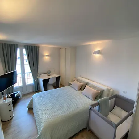 Au Coeur De La Vieille Apartament