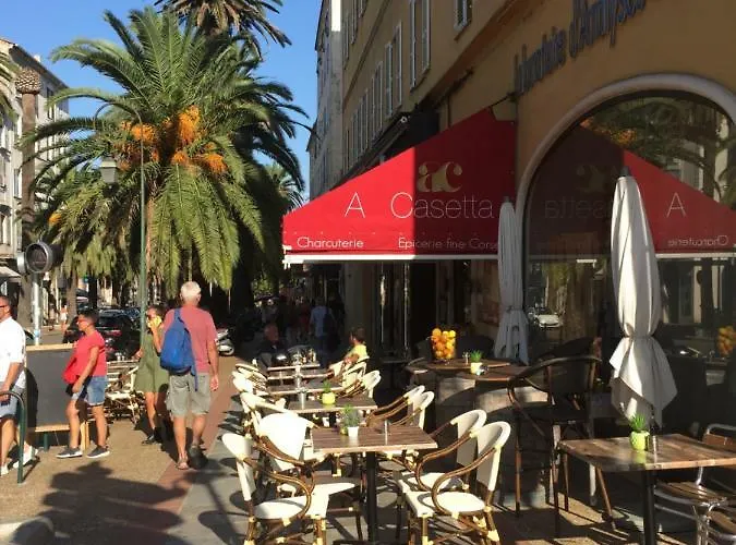 Au Coeur De La Vieille Appartamento *